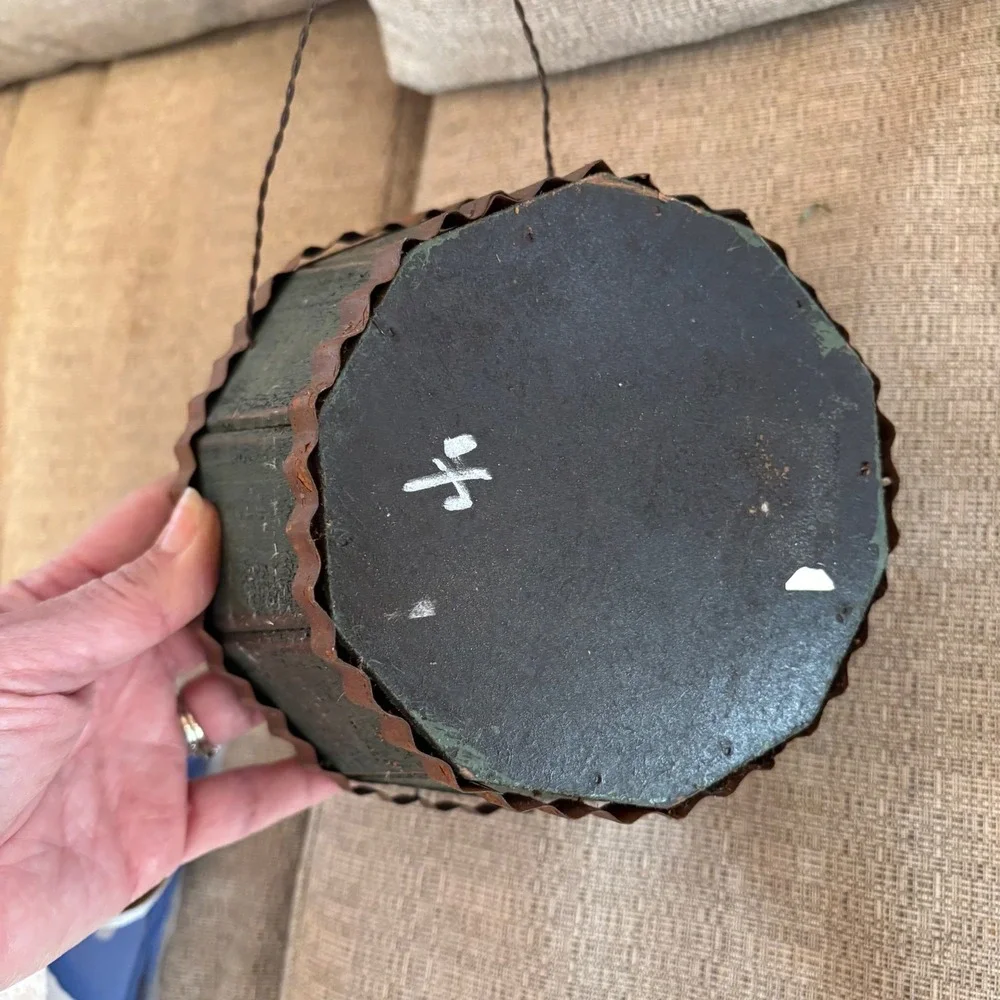 N/A hanging character