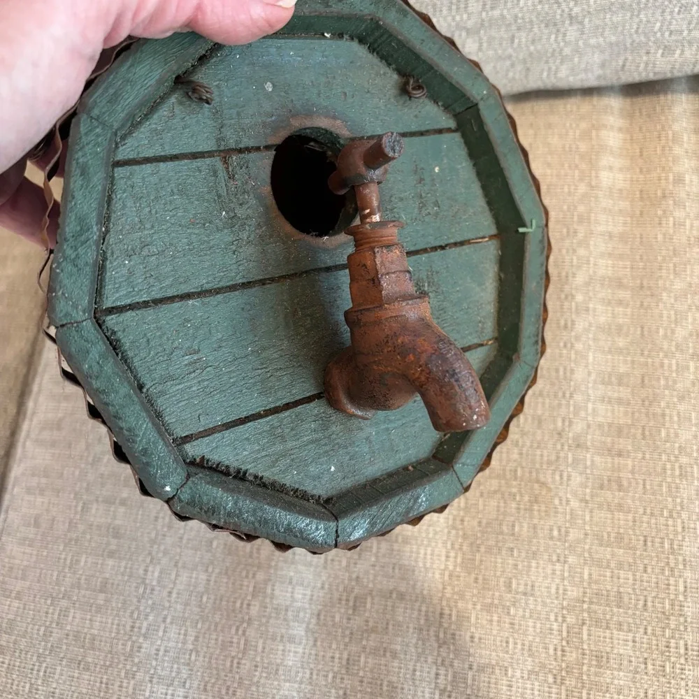 N/A side patina house