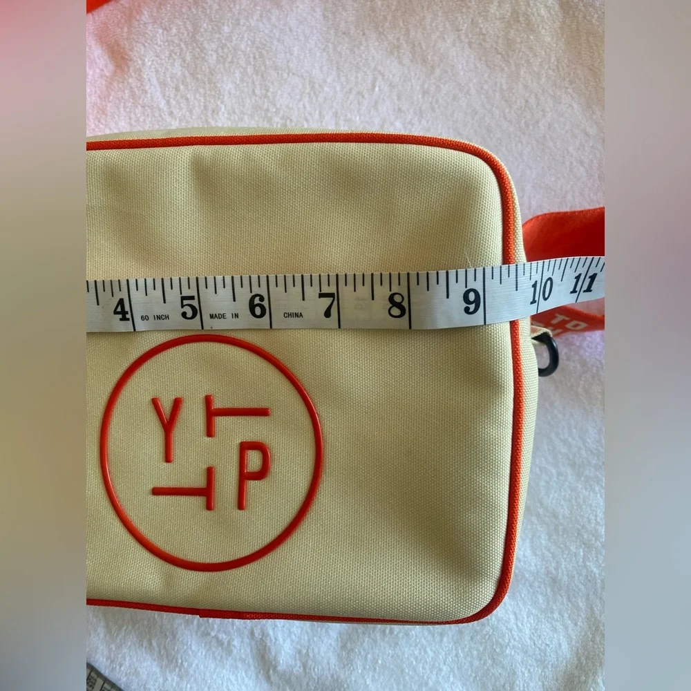 People elevate messenger striking