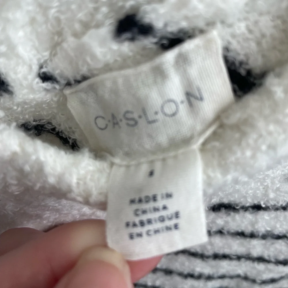 Caslon striped fuzzy