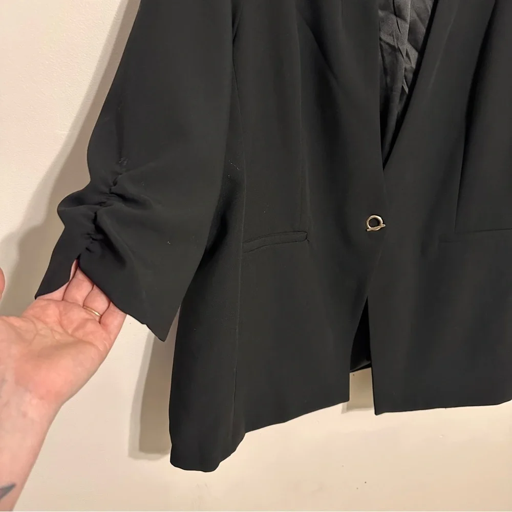 torrid collarless classic