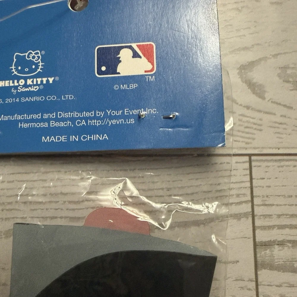 Sanrio / MLB brand new