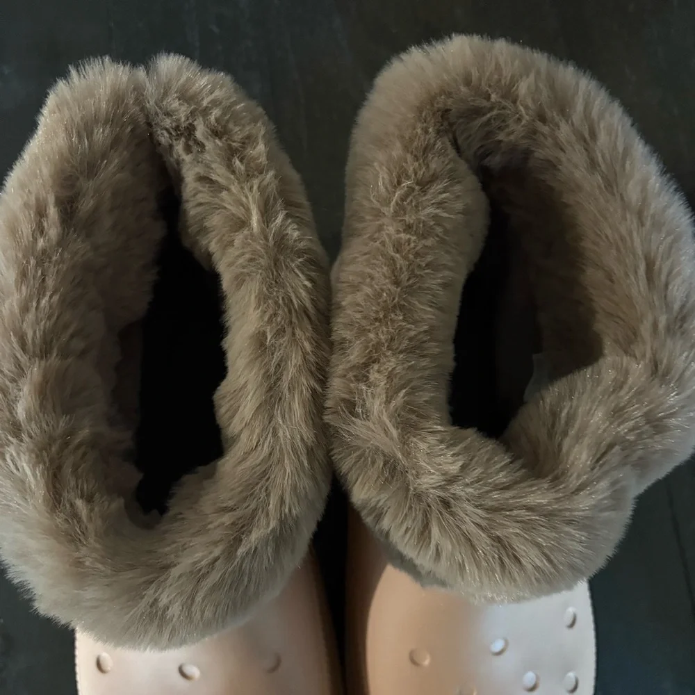 CROCS 12 wear