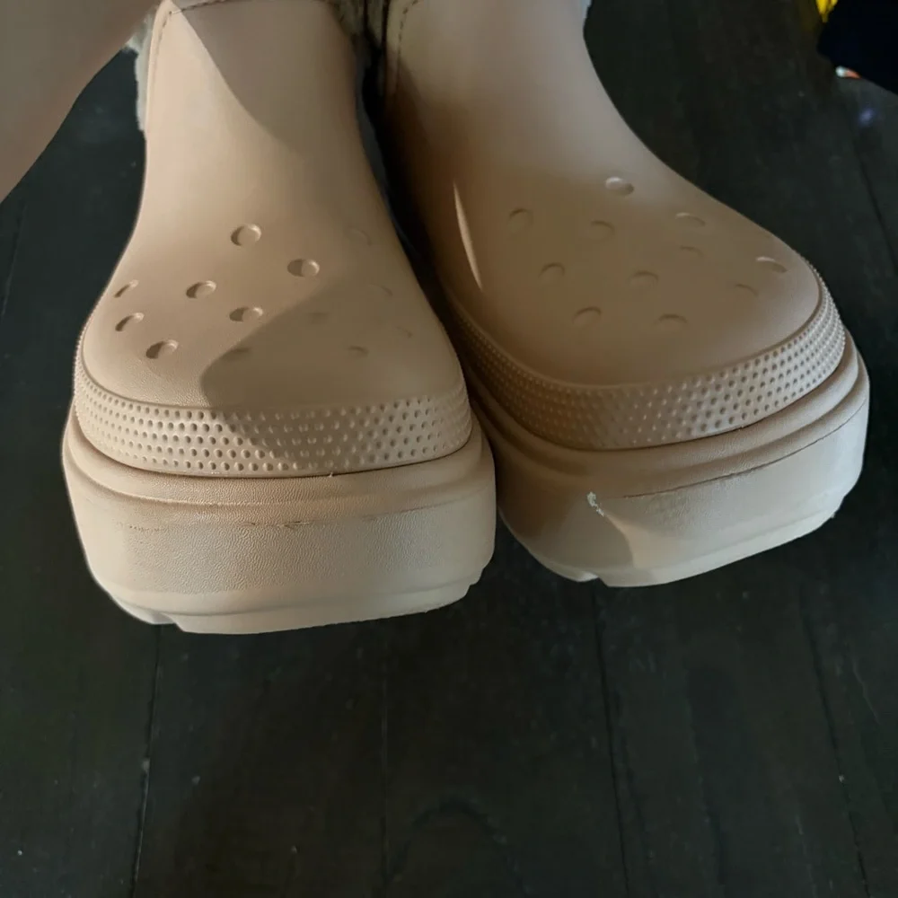 CROCS tan 12 boots