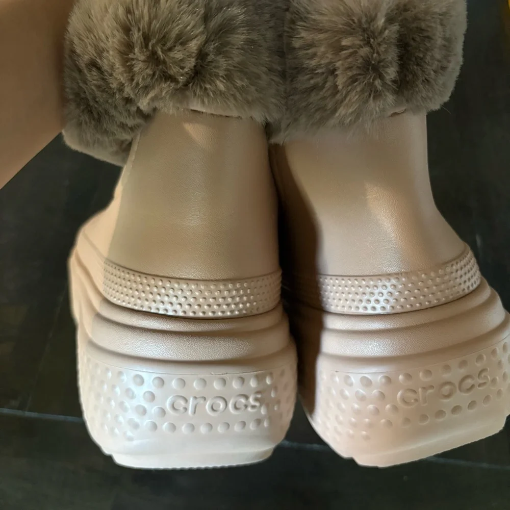 CROCS boots signs