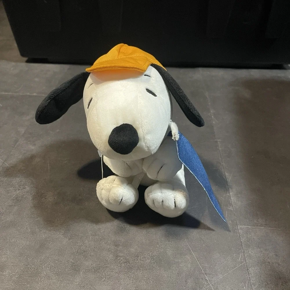 Hallmark Peanuts Snoopy #1 Fan‎ Plush Collectible