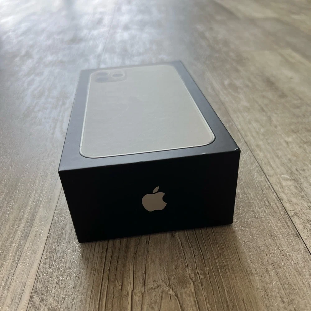 Apple iPhone 11 Pro Max Silver 64GB Box Only