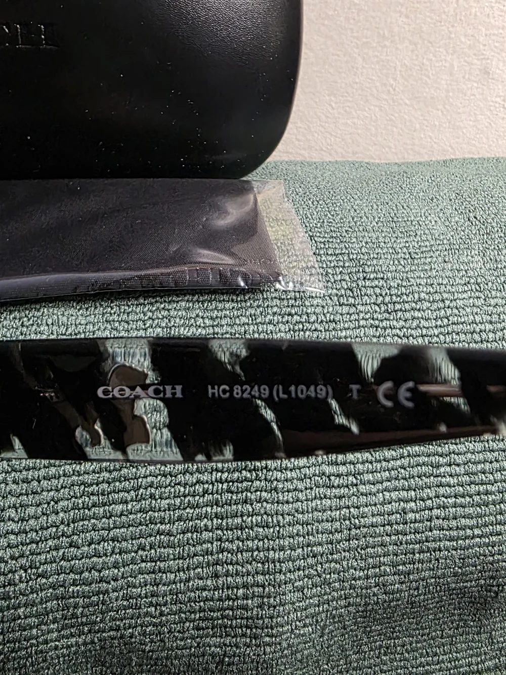 Authentic Coach   Tortoise Sunglasses Rare HC8249 50028G Black/Clear NWT