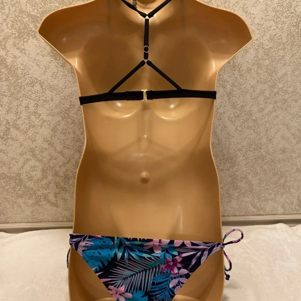 Ardene & Hula Honey top solid