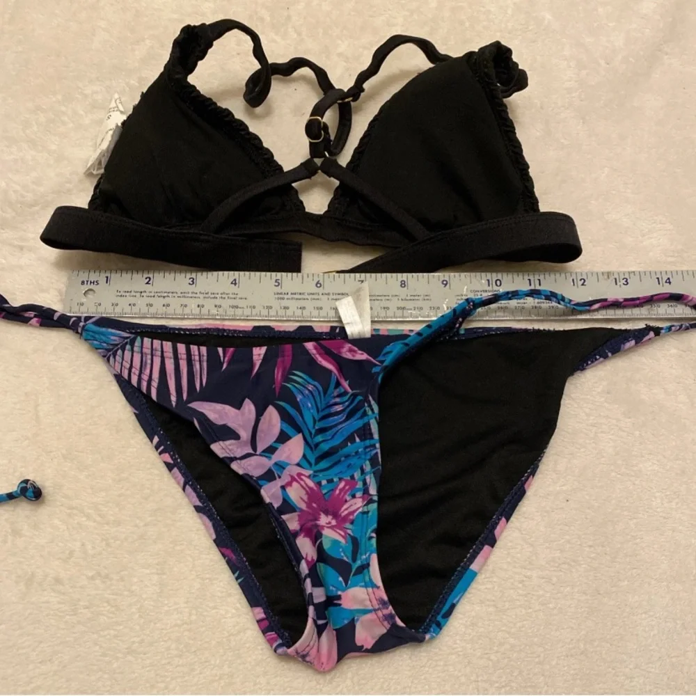 Ardene & Hula Honey top solid