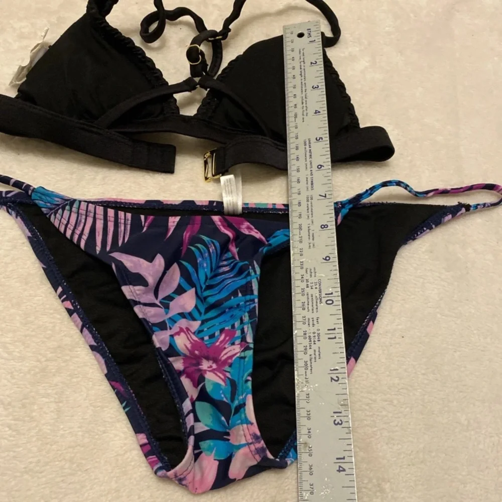 Ardene & Hula Honey top solid