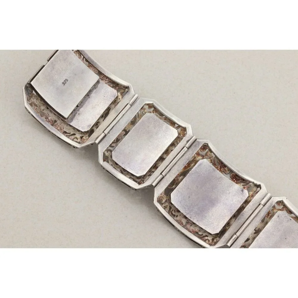 Unbranded sterling silver