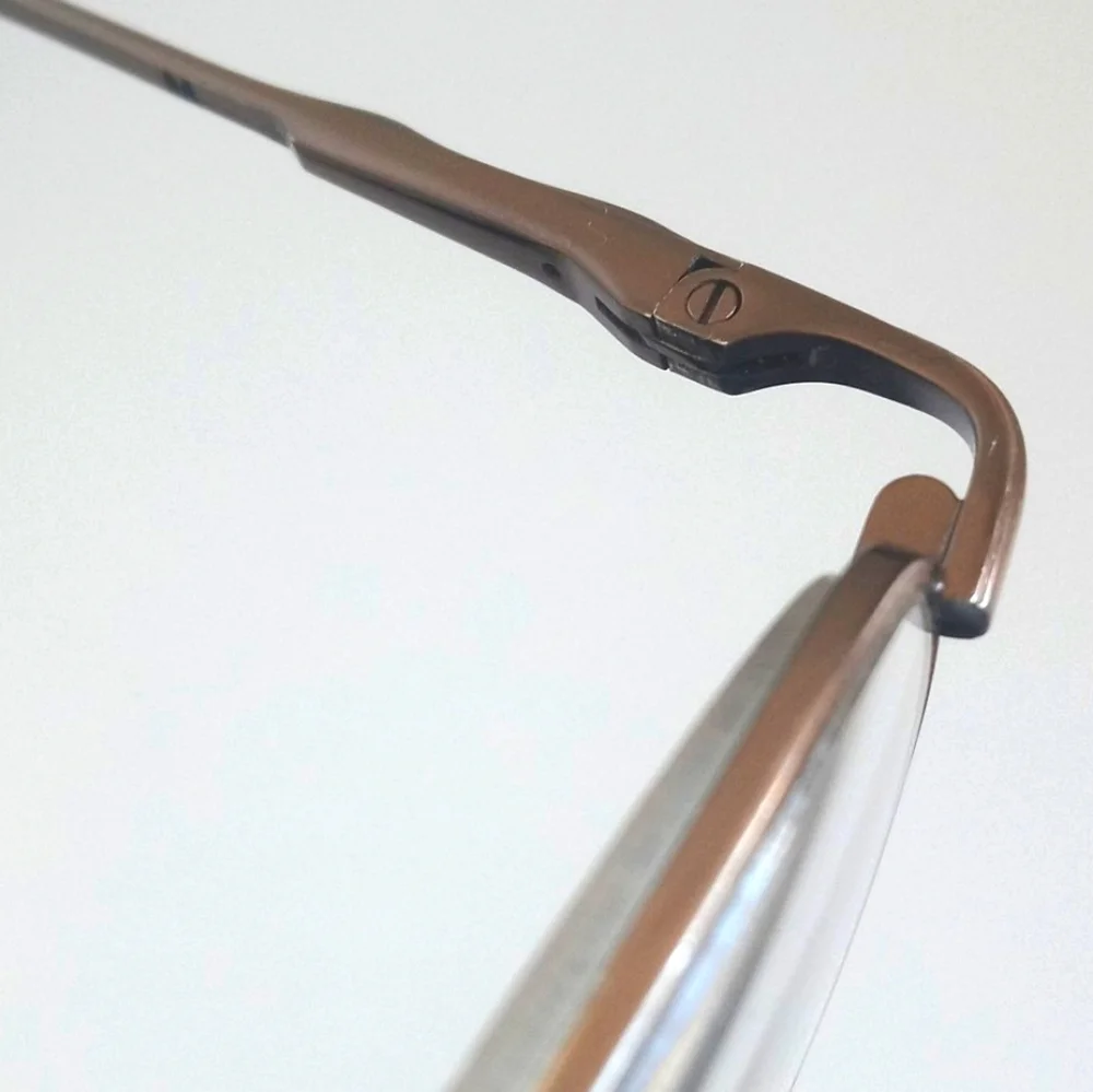 Vintage oval reader