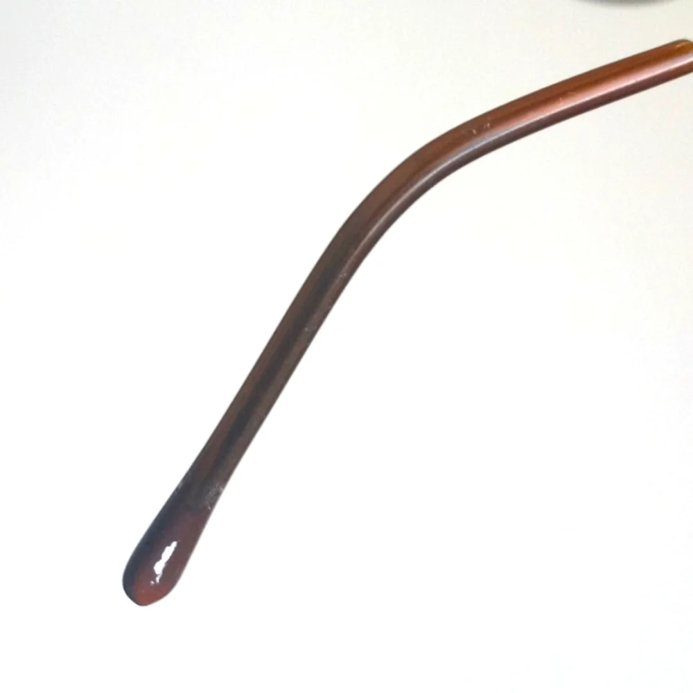 Vintage oval reader