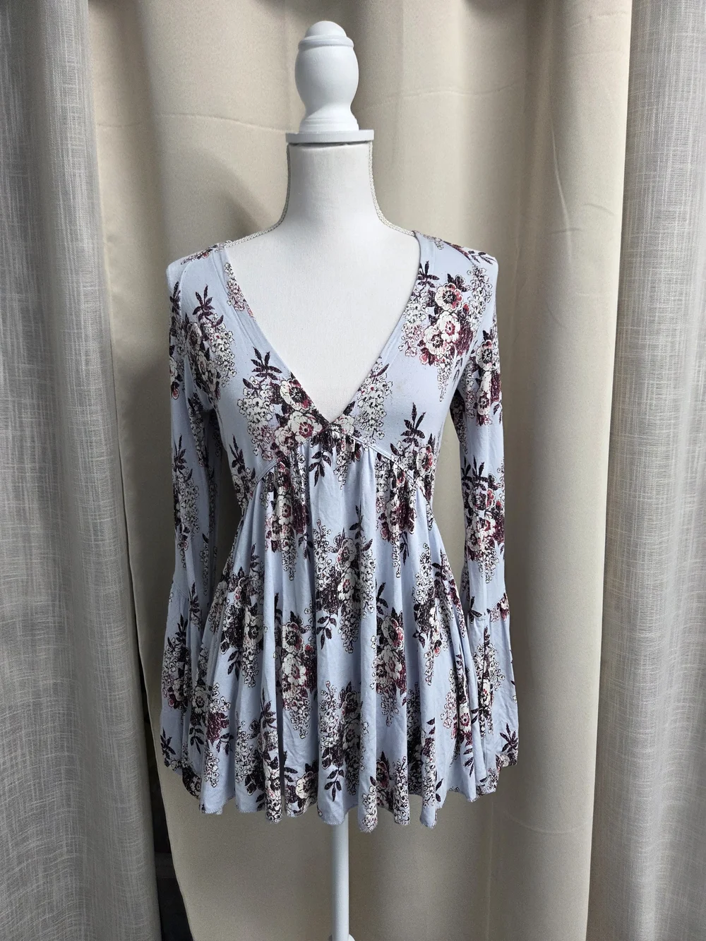 Free People Speak Easy Pale Blue Floral V-Neck Tunic Size S