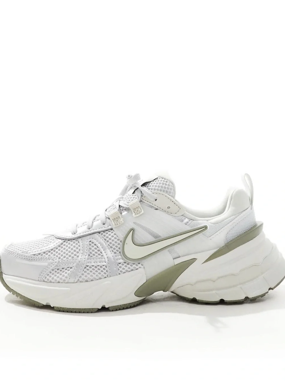 Nike Women’s V2K Run Shoes size 6