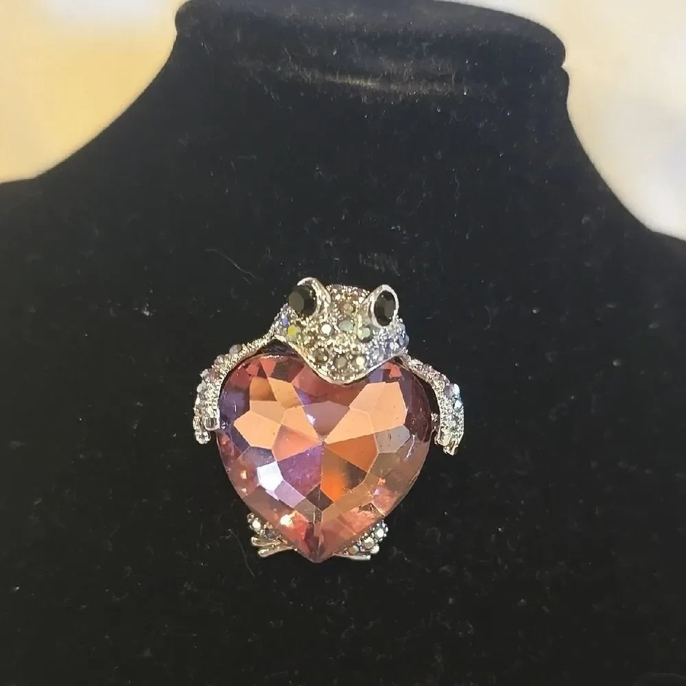 Authentic Crystal Pink Heart Heart Frog Brooch! Nwot!