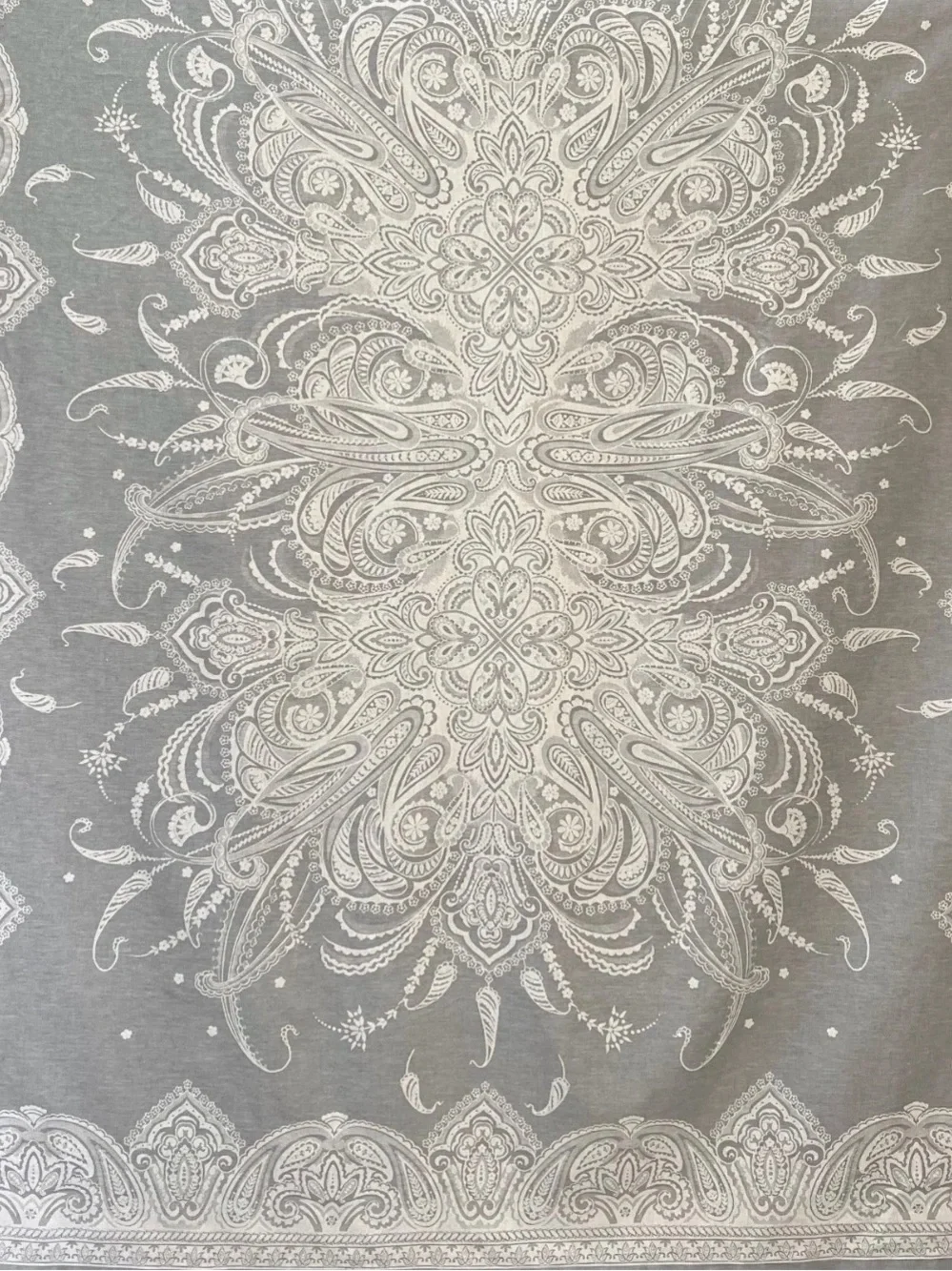 Williams Sonoma Paisley Floral Jacquard Linen/Cotton Gray Tablecloth 70” X 126”