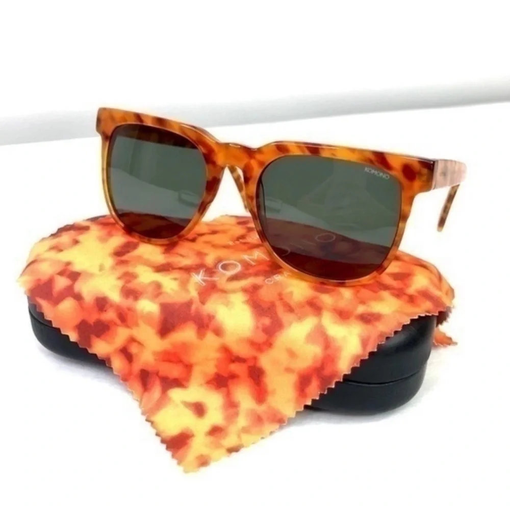 Anthropologie stylish tortoise