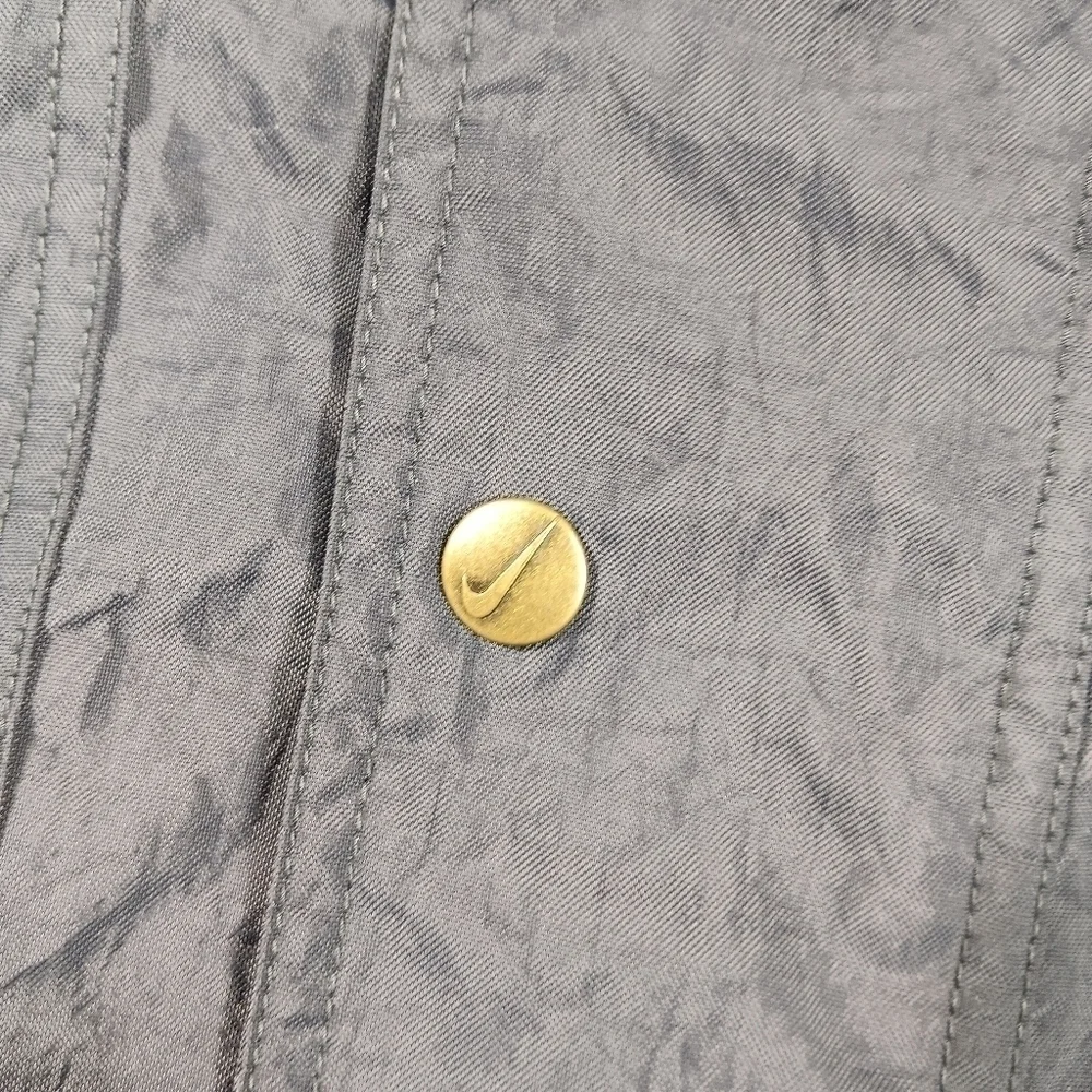 Nike discoloration sleeve