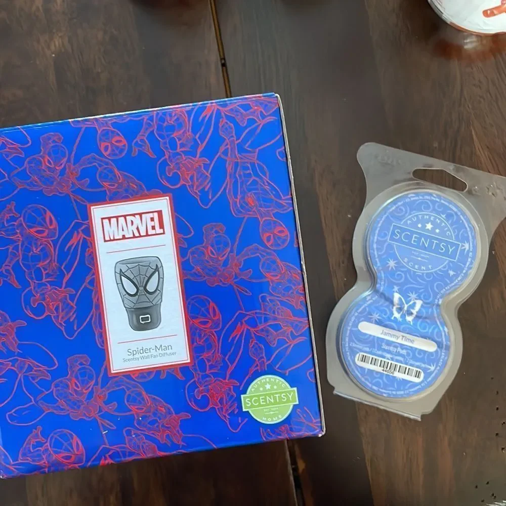 COPY - Scentsy Spider-man wall fan diffuser / jammy pods