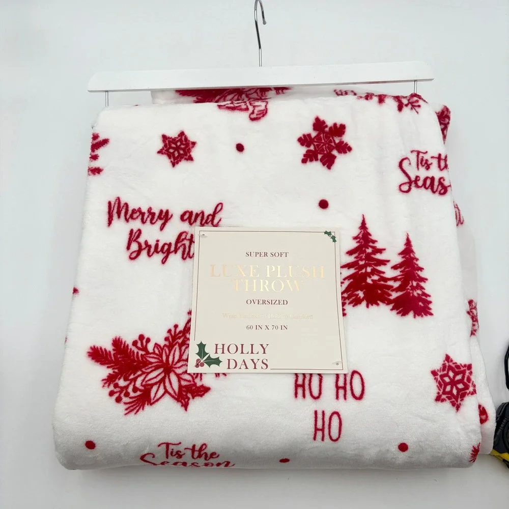 Holly Days oversized luxe