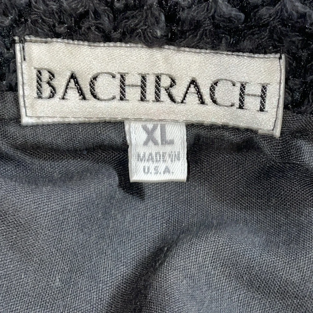 Bachrach style button
