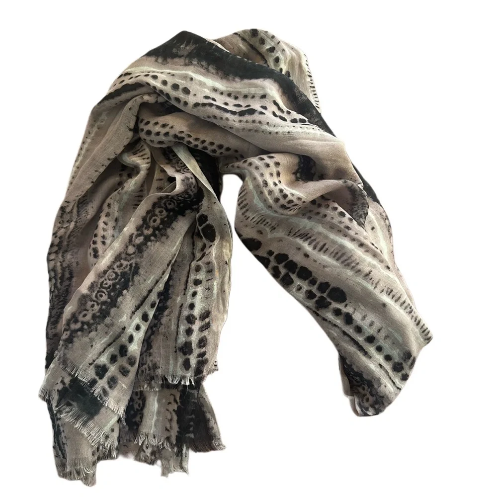 NWOT‎ boho gray and white scarf/wrap lightweight cozy soft