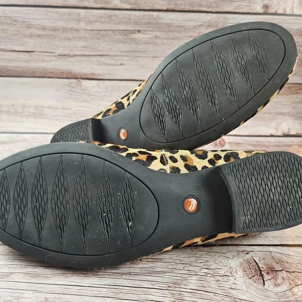 Clarks‎ Structured Un Blush Ease loafers flats, leopard pony hair, size 7