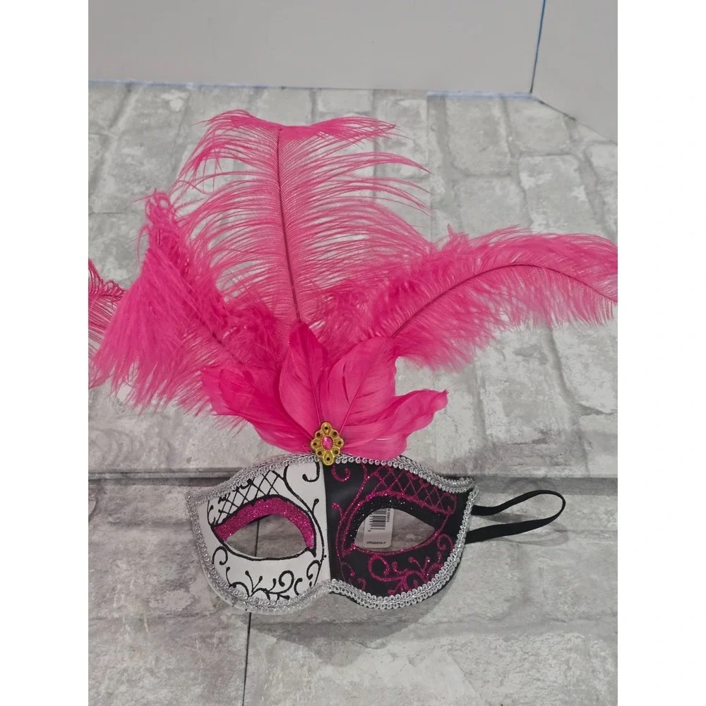 The Unbranded Brand masks your