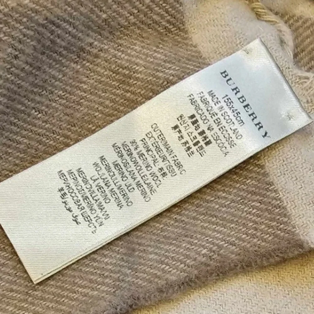 Burberry fringe gray