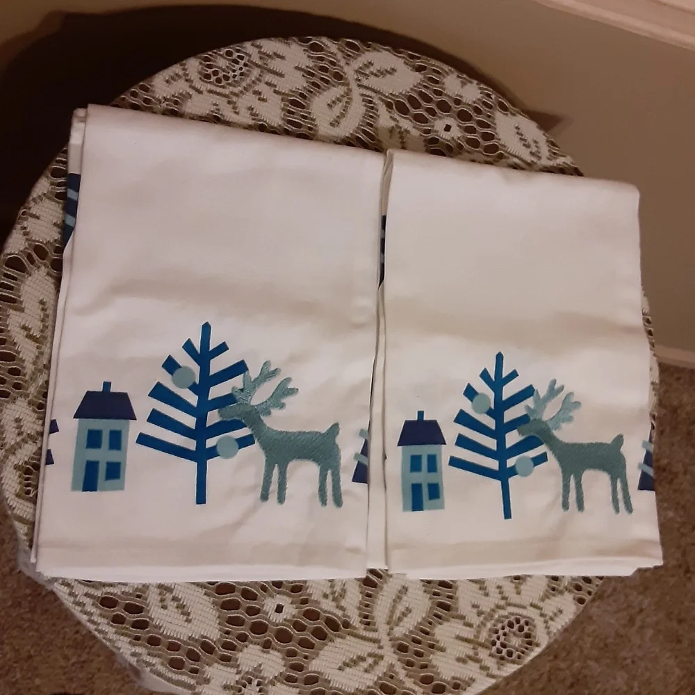 Crate&Barrel Winter Wonderland Dishtowel Set of 2