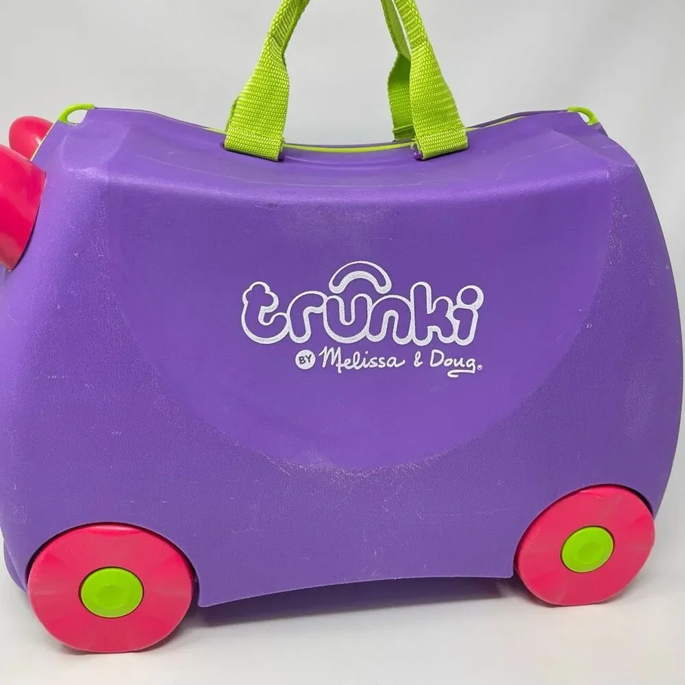 Melissa & Doug trunki ride