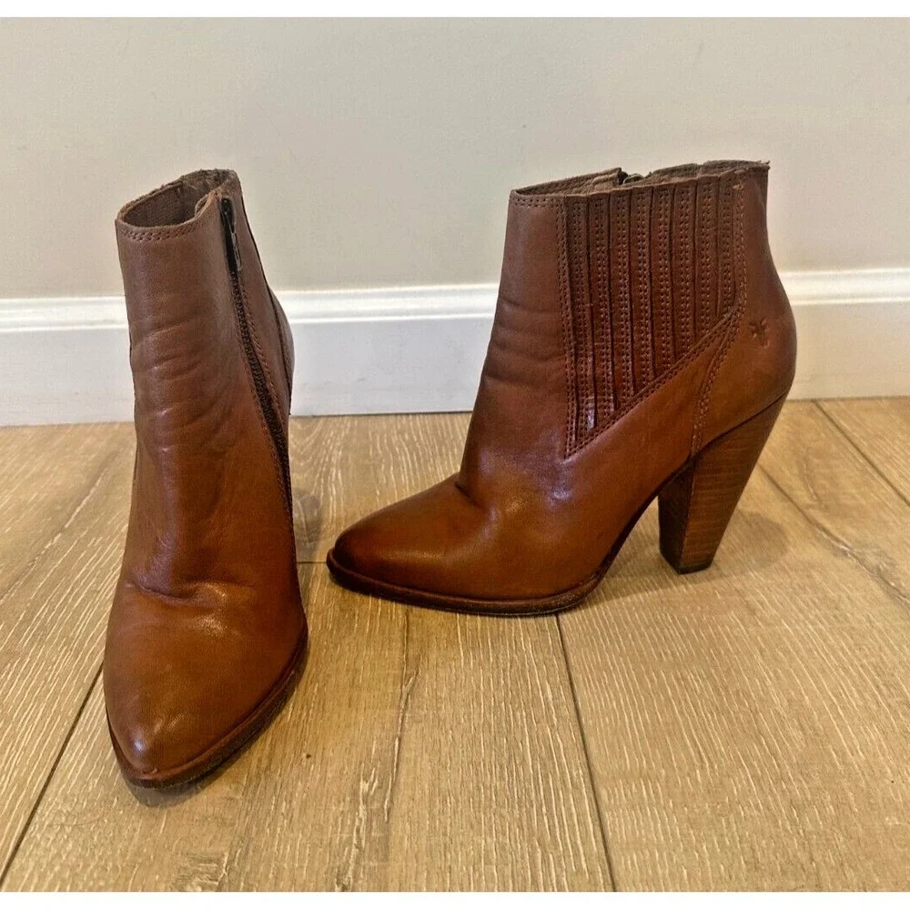 Frye Remy Chelsea Brown Leather‎ Women's Sz 6M Inside Zip Heeled Ankle Bootie