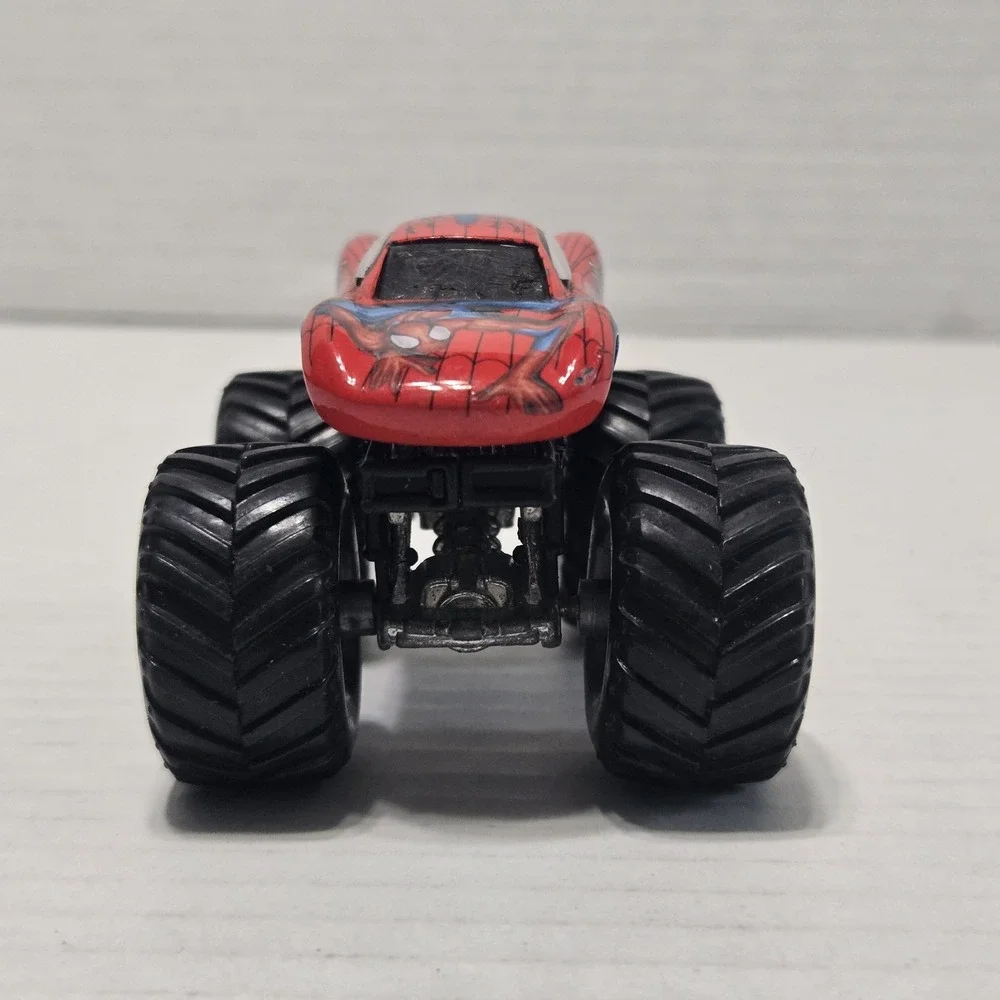 Hot Wheels Marvel‎ Spider-Man Diecast Truck 1:64 Scale Collectible Top