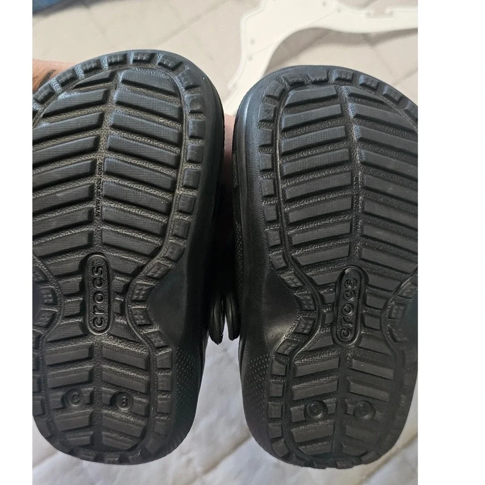 CROCS black lightweight secure