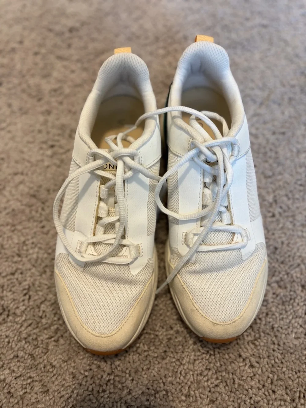Vionic lightweight sneakers