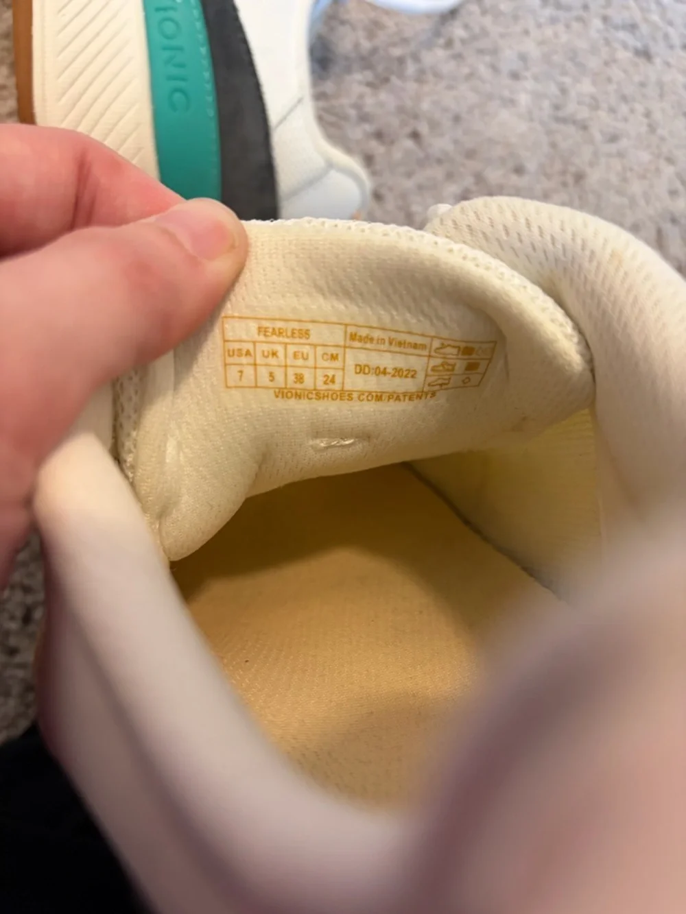 Vionic lightweight sneakers