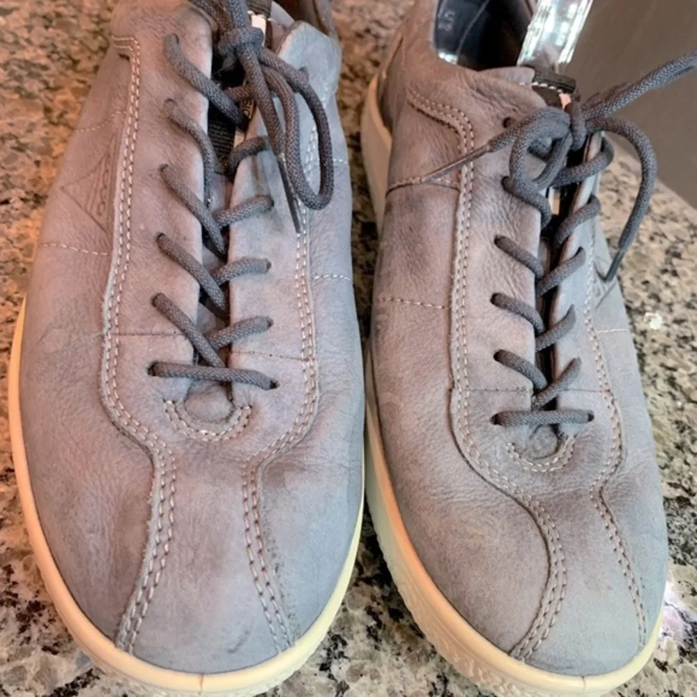 Ecco size 39