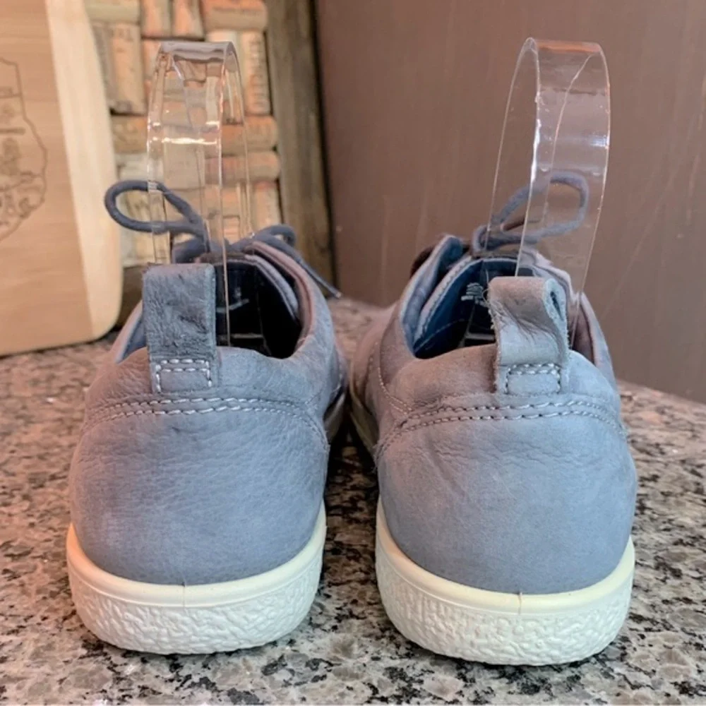 Ecco size 39
