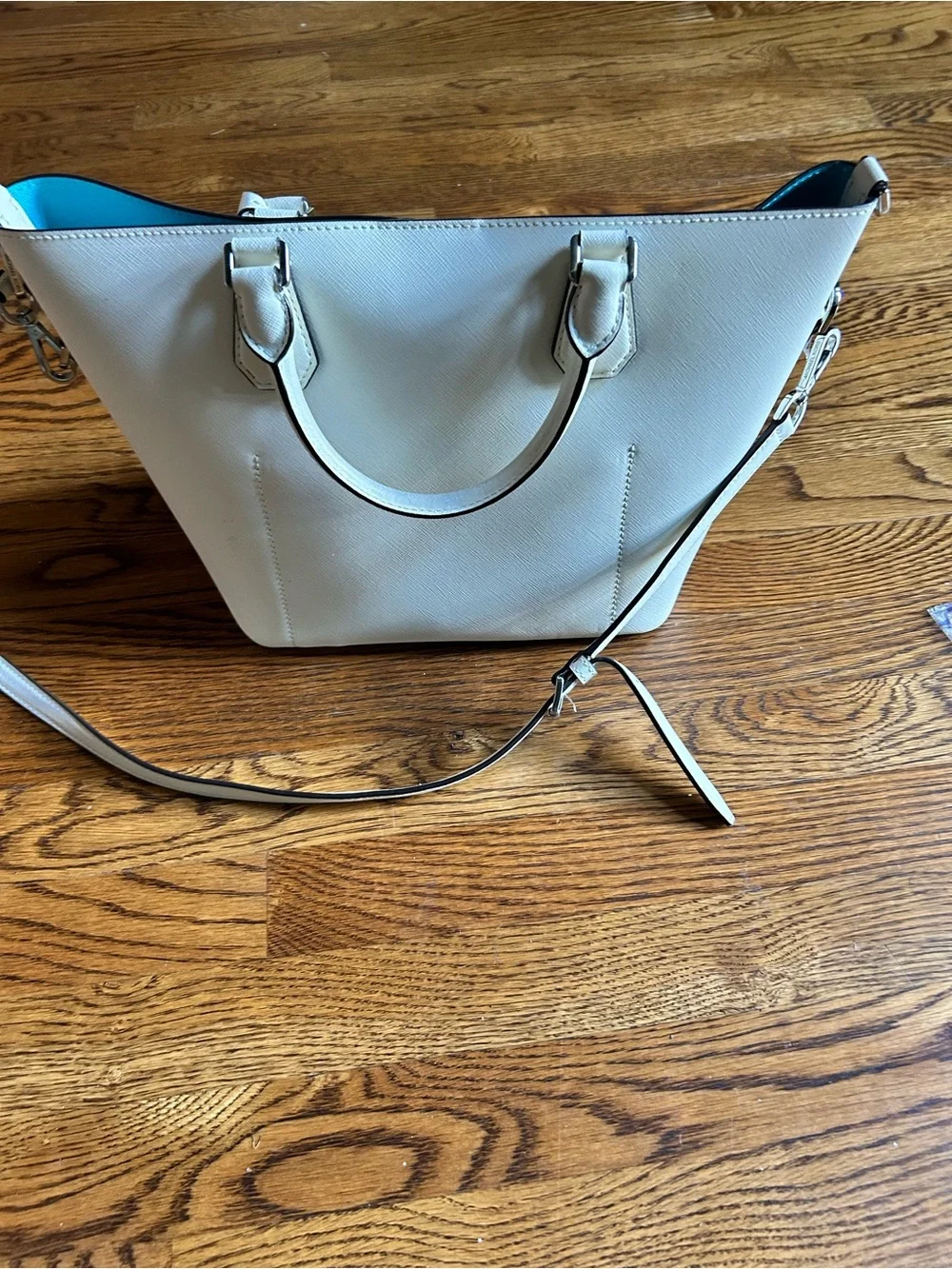 Michael Kors color while adjustable