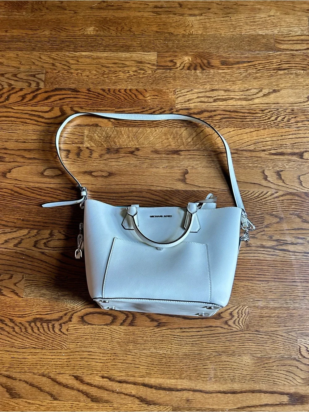 Michael Kors wear essentials interior