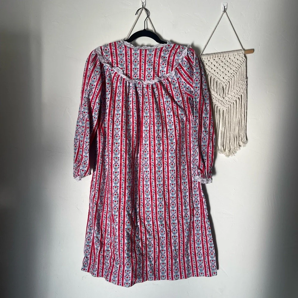 Lanz of Salzburg Girls Nightgown