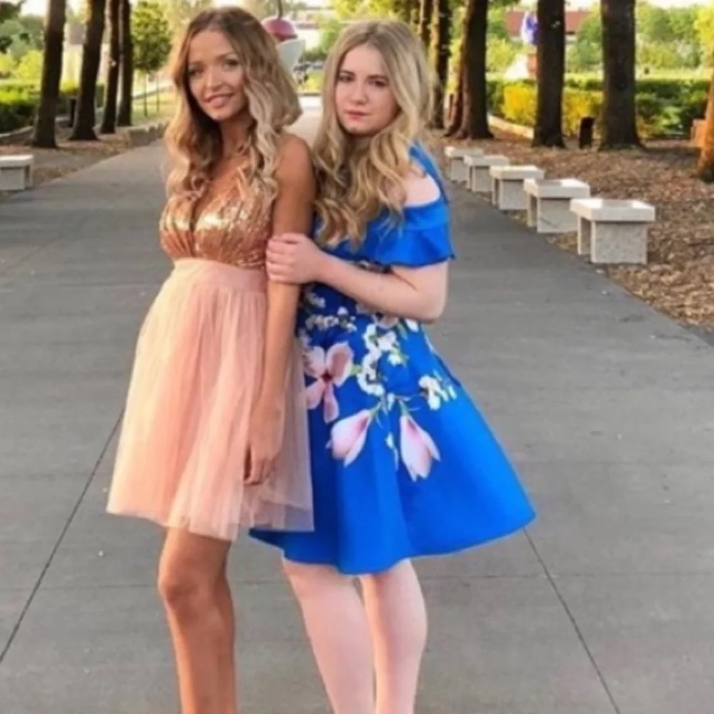 Harmony Print shoulder cap sleeve wedding guest dress. Absolutely beautiful 🤩