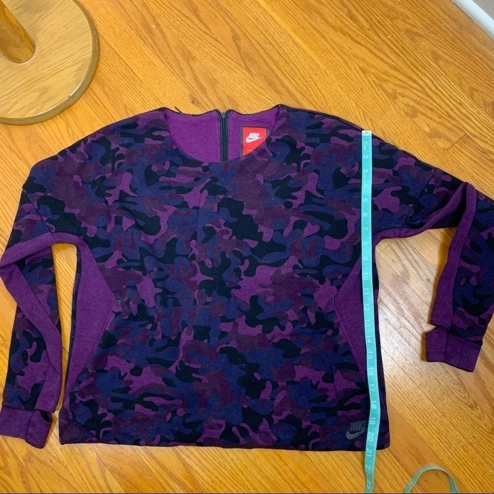 Nike large welcomed