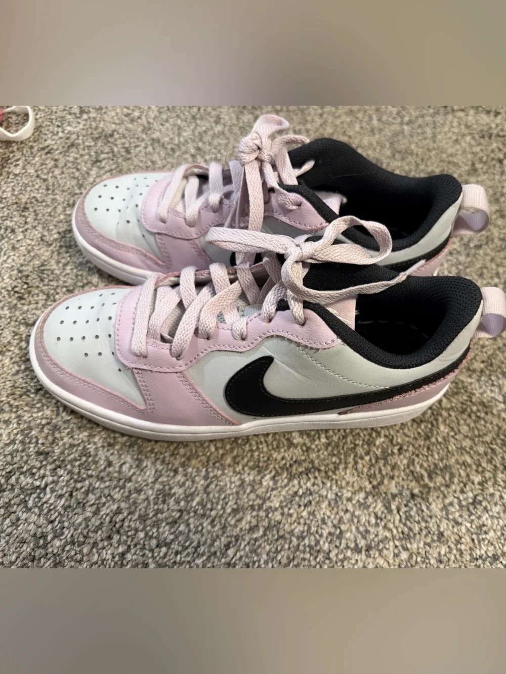 Girls Nike sneakers size 4