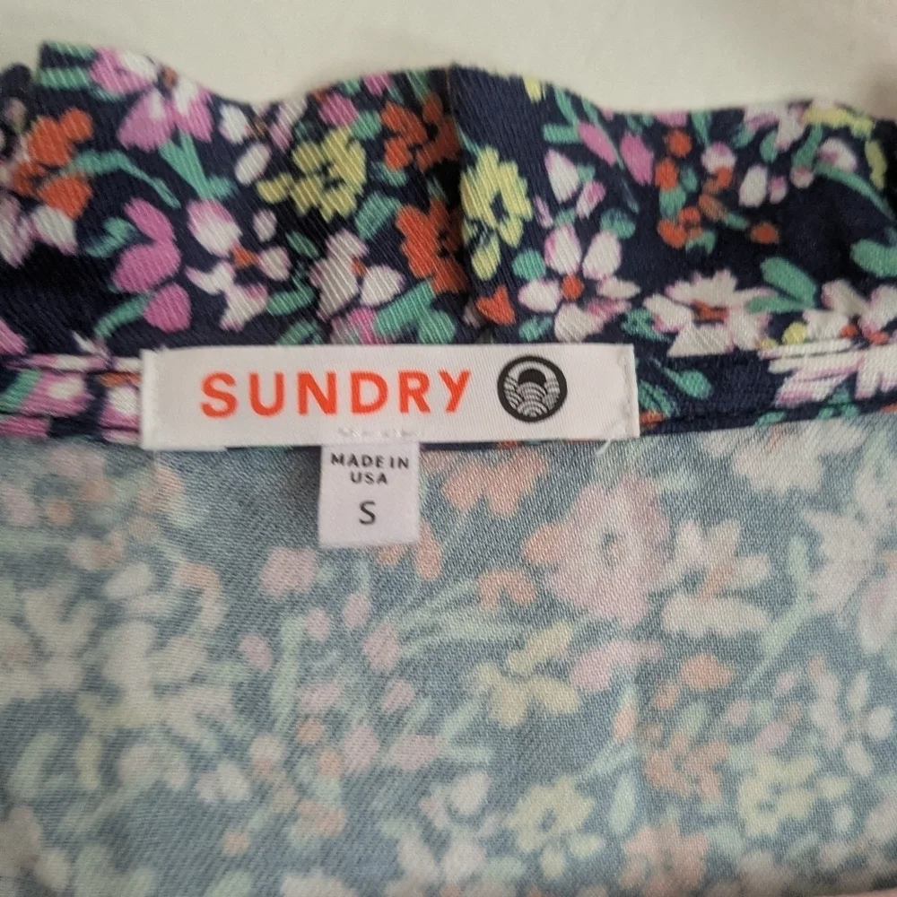 Sundry embrace elegance