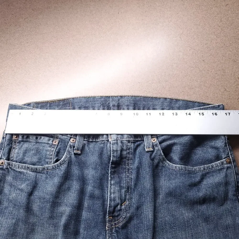 Levis levis 559