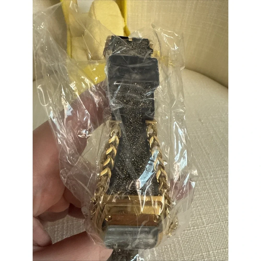 Invicta comes needs package