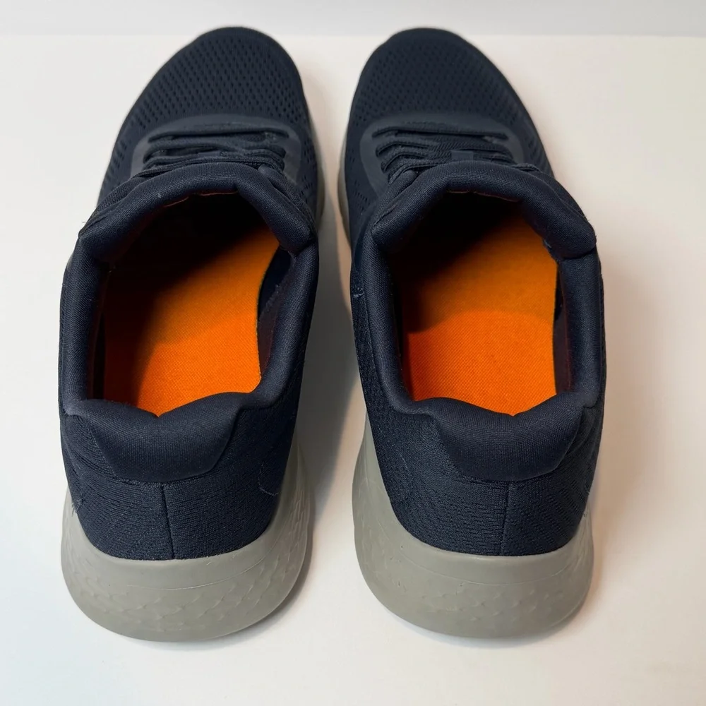 Skechers leisurely love